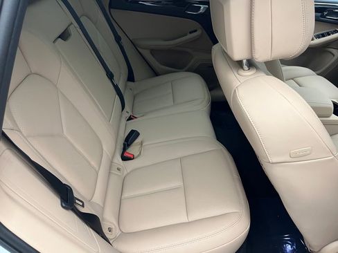 Certified 2025 Porsche Macan image 25