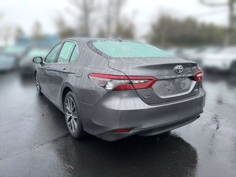 Used 2022 Toyota Camry XLE FWD image 5
