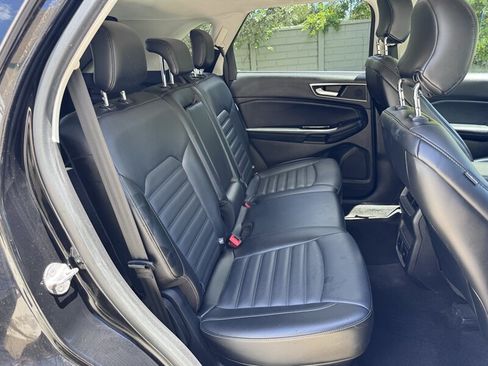 Used 2016 Ford Edge SEL w/ Equipment Group 201A AWD/4WD image 17