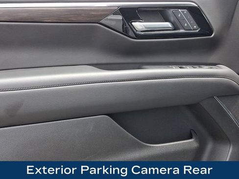 Used 2025 Chevrolet Suburban Z71 AWD/4WD image 22