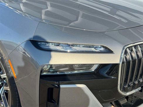 Certified 2023 BMW 760i xDrive w/ Executive Package image 8