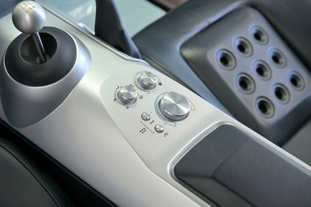 Used 2006 Ford GT RWD image 34