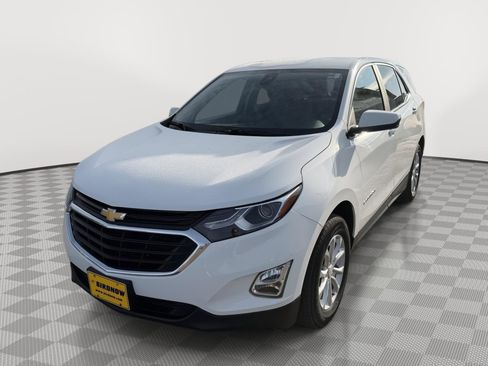 Used 2021 Chevrolet Equinox LT image 2