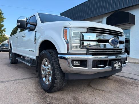 Used 2018 Ford F250 Lariat w/ Lariat Ultimate Package AWD/4WD image 2