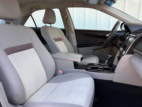 Used 2012 Toyota Camry LE FWD image 15