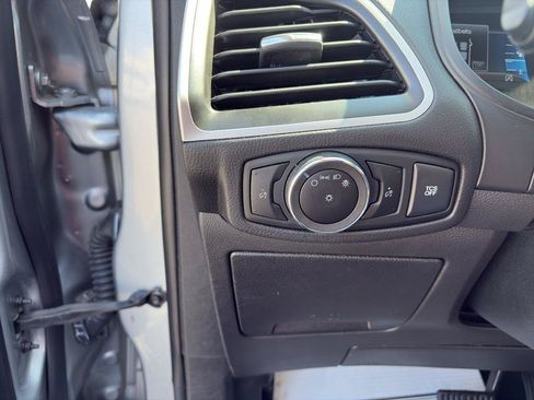 Used 2024 Ford Edge SEL AWD/4WD image 7