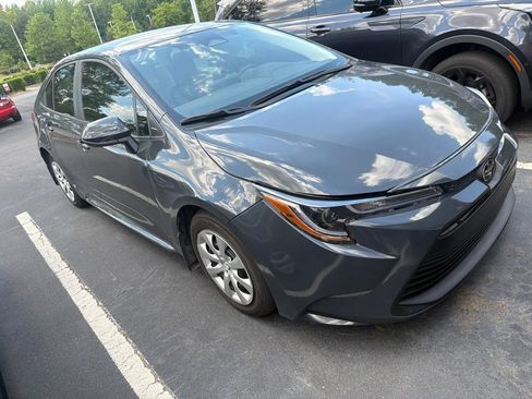 Used 2025 Toyota Corolla LE FWD image 3