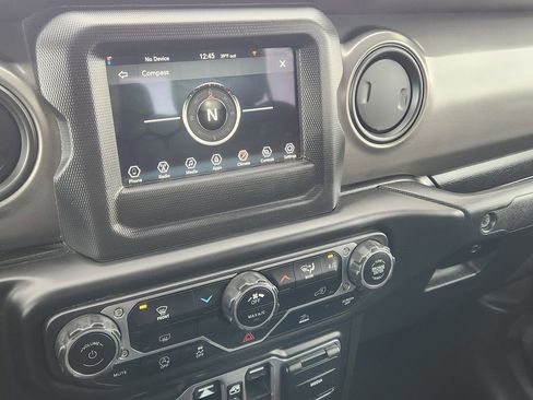 Used 2023 Jeep Gladiator Sport image 24