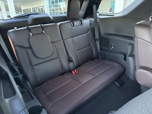 Used 2025 Ford Explorer Platinum image 11