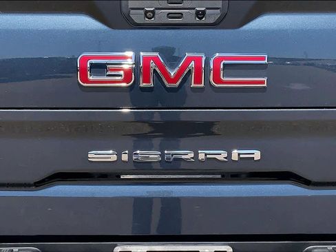 Used 2019 GMC Sierra 1500 SLT w/ SLT Premium Plus Package AWD/4WD image 31
