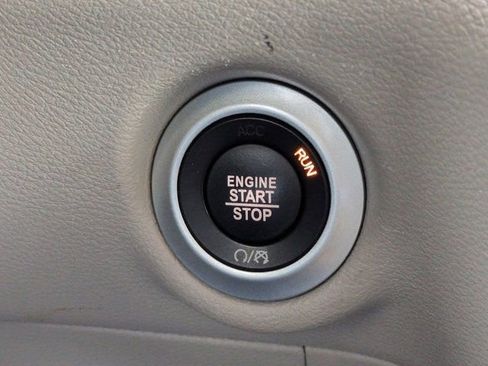 Used 2023 Chrysler Pacifica Touring-L FWD image 26