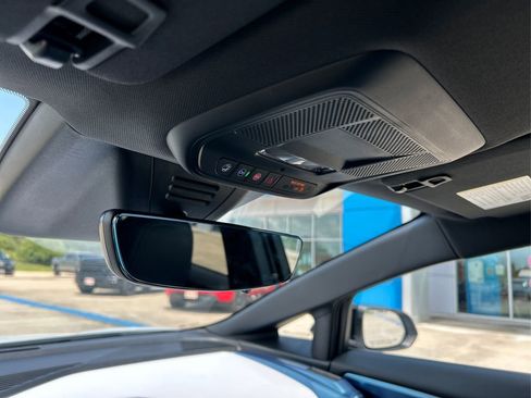 New 2025 Chevrolet Equinox EV LT w/ Convenience Package II image 17