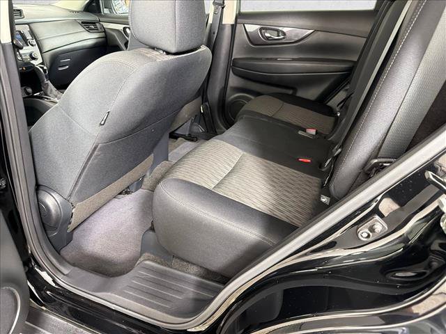 Used 2020 Nissan Rogue S w/ Special Edition Package FWD image 20