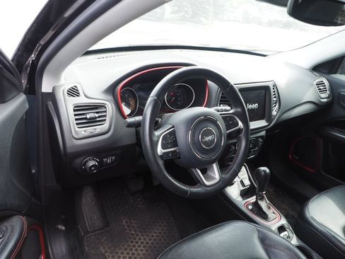 Used 2018 Jeep Compass Trailhawk w/ Navigation Group AWD/4WD image 5