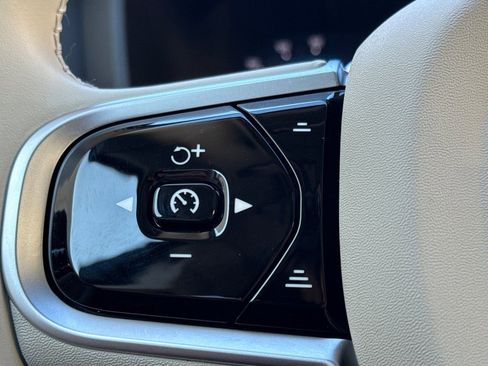 Used 2025 Volvo V60 B5 Cross Country Ultra w/ Protection Package Premier image 28