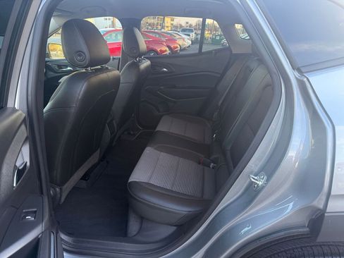 Used 2025 Chevrolet Trax LT image 24