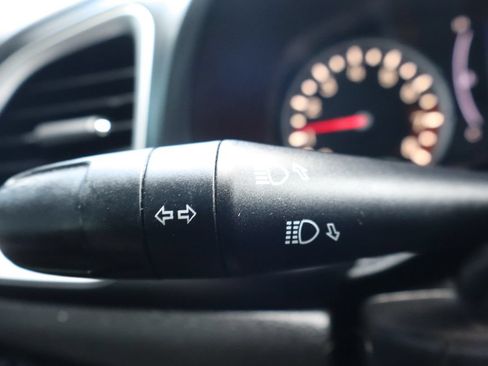 Used 2018 Jeep Renegade Latitude FWD image 31