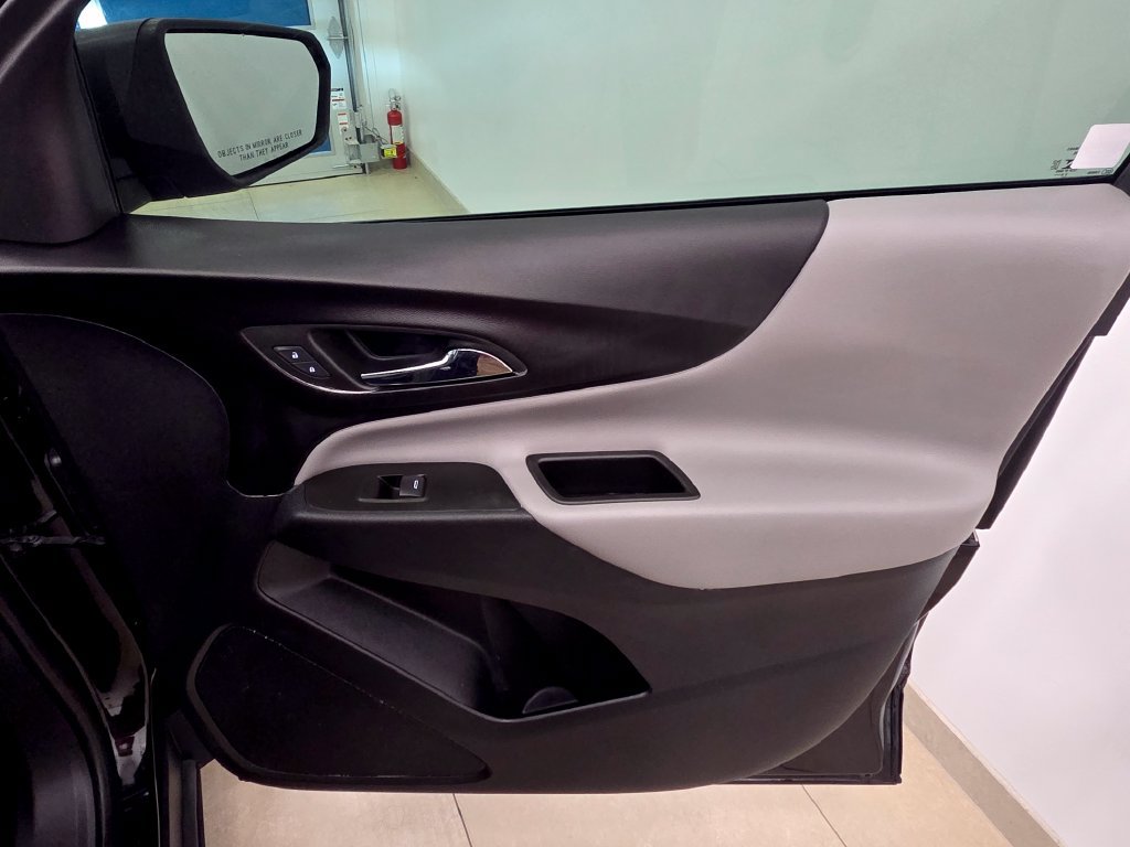 Used 2023 Chevrolet Equinox LS FWD image 19