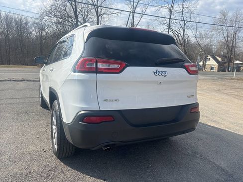 Used 2016 Jeep Cherokee Latitude w/ Cold Weather Group image 14