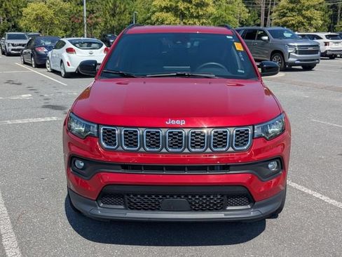 Used 2024 Jeep Compass Latitude AWD/4WD image 8