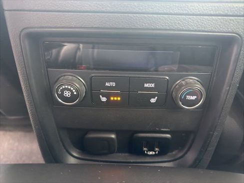 Used 2017 Buick Envision Essence image 16