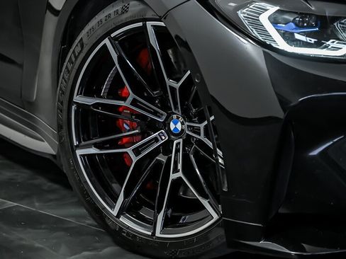 Used 2021 BMW M4 Competition w/ Executive Package RWD image 3