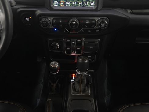 Used 2022 Jeep Wrangler Unlimited Sahara image 15