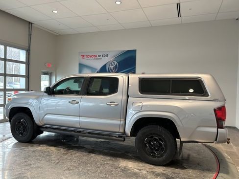 Used 2019 Toyota Tacoma SR image 4