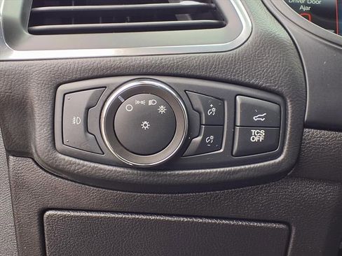 Used 2022 Ford Edge Titanium image 27