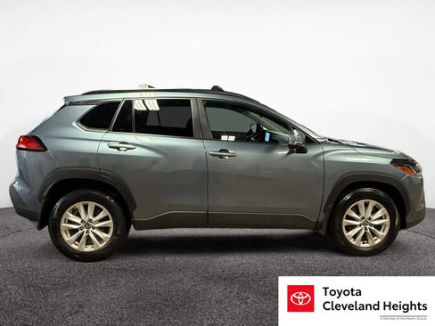 Used 2024 Toyota Corolla Cross LE image 7