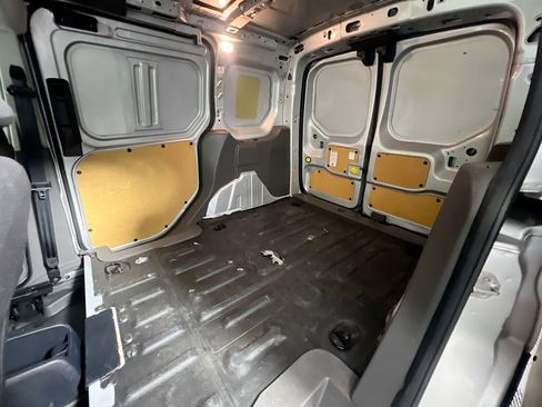 Used 2022 Ford Transit Connect XL image 28