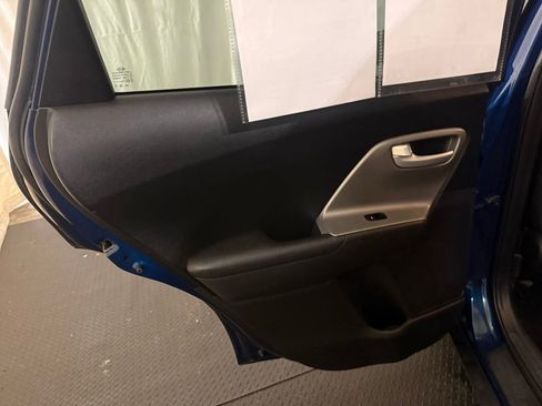 Used 2019 Kia Niro LX image 26