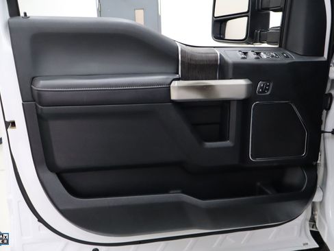 Certified 2020 Ford F250 Lariat w/ Lariat Ultimate Package image 13