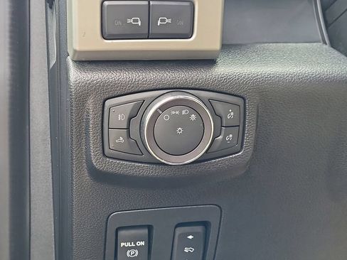 Used 2019 Ford F150 Lariat AWD/4WD image 39