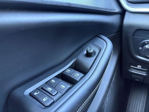 Used 2023 Jeep Grand Cherokee L Laredo image 12