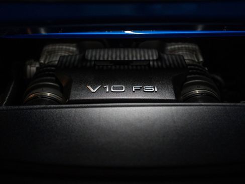 Used 2011 Audi R8 V10 image 23