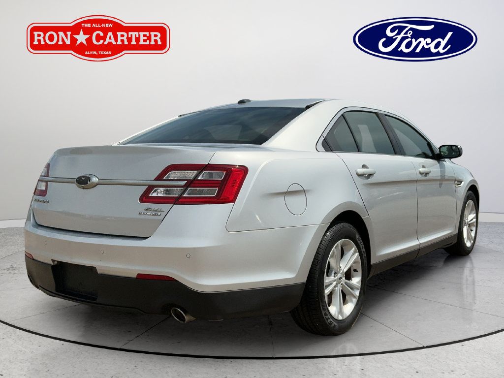 Used 2016 Ford Taurus SEL FWD image 6