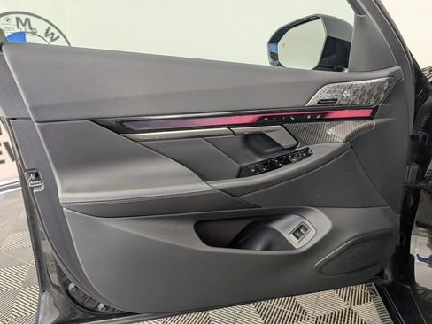 Certified 2026 BMW 550e xDrive 550e xDrive image 18