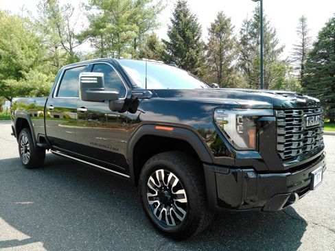 Certified 2025 GMC Sierra 2500 Denali Ultimate w/ Max Trailering Package AWD/4WD image 2