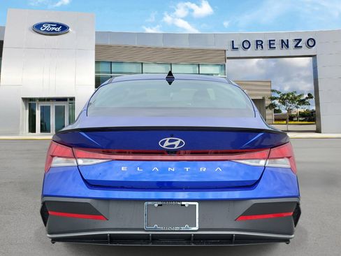 Used 2025 Hyundai Elantra Sport FWD image 6