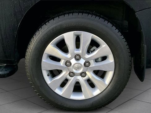 Used 2020 Toyota Sequoia Platinum AWD/4WD image 10
