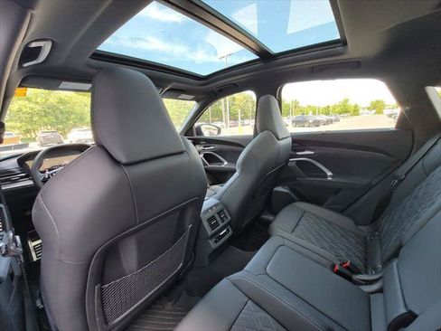 Certified 2025 Audi SQ5 Prestige w/ Prestige Package AWD/4WD image 16