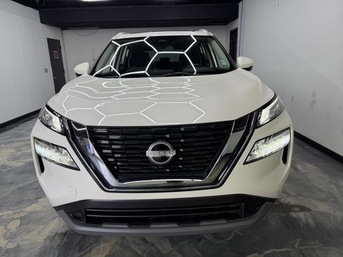 Used 2023 Nissan Rogue SV image 8