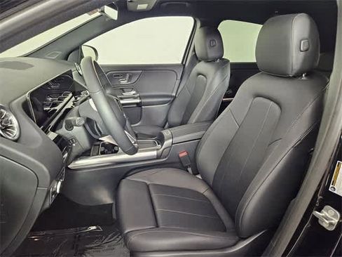 Certified 2025 Mercedes-Benz GLA 250 4MATIC image 16