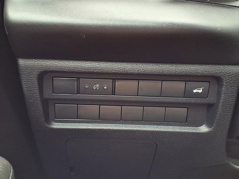 Used 2024 Mitsubishi Outlander SE image 17