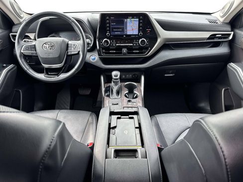 Used 2022 Toyota Highlander Limited image 17