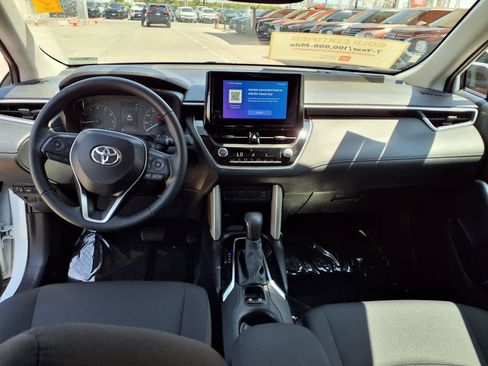 Certified 2024 Toyota Corolla Cross LE FWD image 13