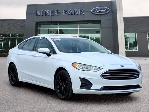 Used 2020 Ford Fusion SE FWD image 1