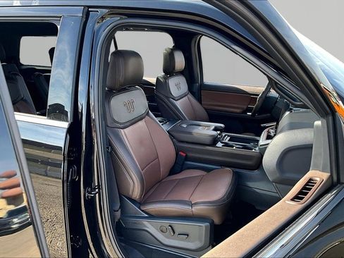 Used 2025 Ford Expedition King Ranch image 7