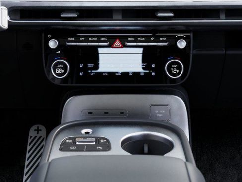 New 2026 Hyundai Ioniq 9 Calligraphy AWD/4WD image 16